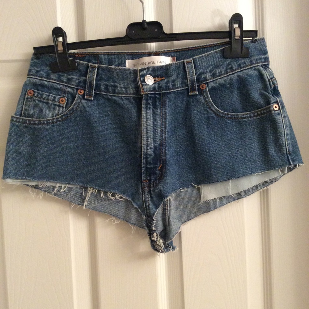 LEVI’S Very short denim shorts